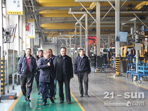 山東臨工與鑫?？萍寂e行產(chǎn)品交機暨戰(zhàn)略合作簽約儀式